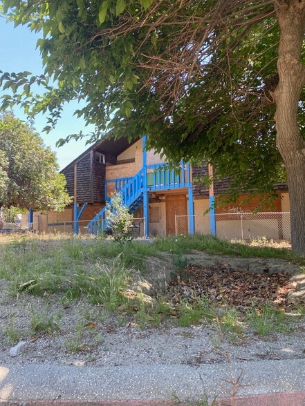 More Photos Of 220 W Big Springs Rd, Riverside Schools For Sale