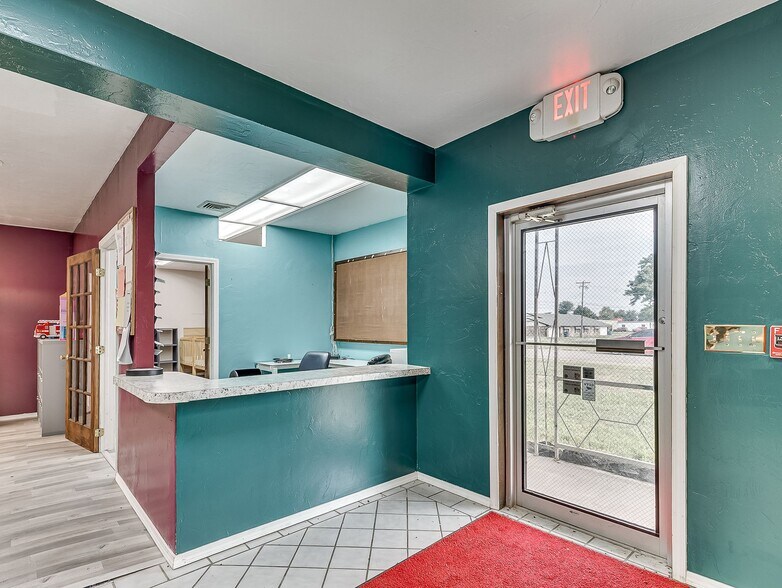 More Photos Of 1419 W London St, El Reno Religious Facility For Sale