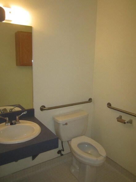 More Photos Of 194 E 860 S, Orem Office For Lease