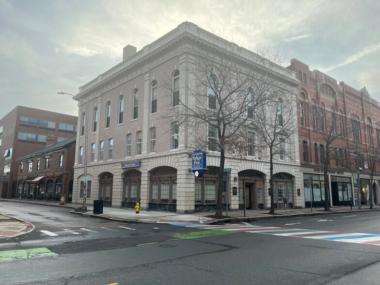 More Photos Of 71 Washington St, Salem Bank For Lease