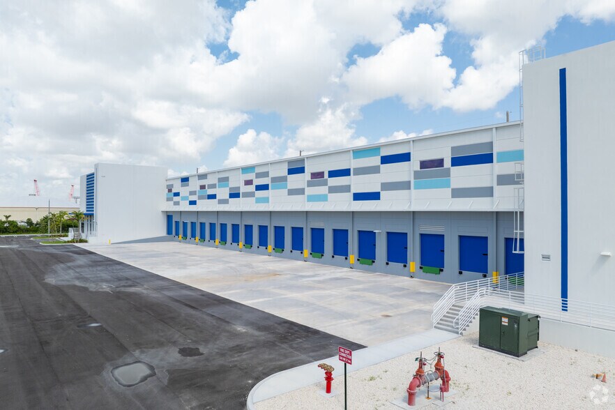 More Photos Of 2260 NW 27th Ave, Miami Refrigeration Cold Storage For Lease