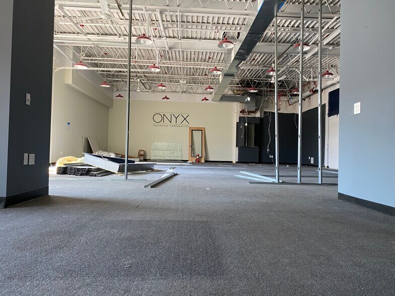 More Photos Of 150 Eileen Way, Syosset Warehouse For Lease