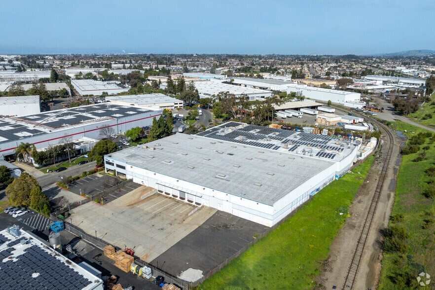 More Photos Of 30580 San Antonio St, Hayward Manufacturing For Lease