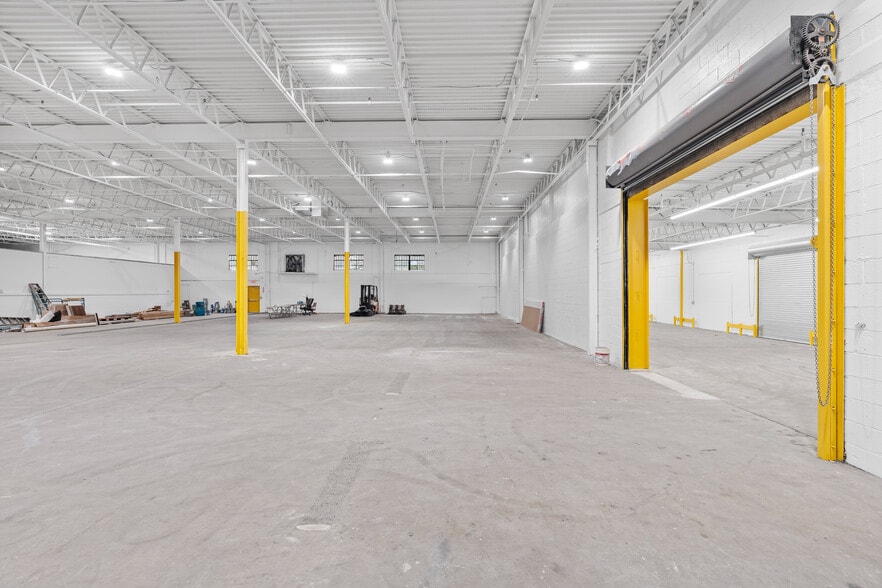 More Photos Of 14 Home News Row, New Brunswick Warehouse For Lease