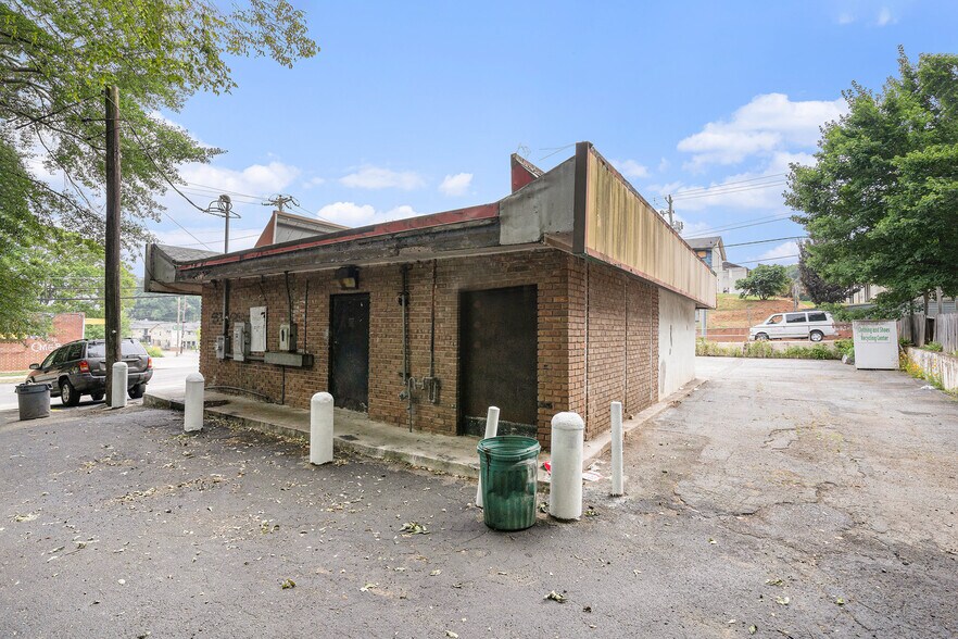 More Photos Of 1206 Joseph E Boone Blvd NW, Atlanta Freestanding For Sale
