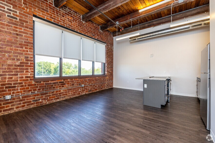 More Photos Of 1100 N 2nd St, Leavenworth Apartments For Sale