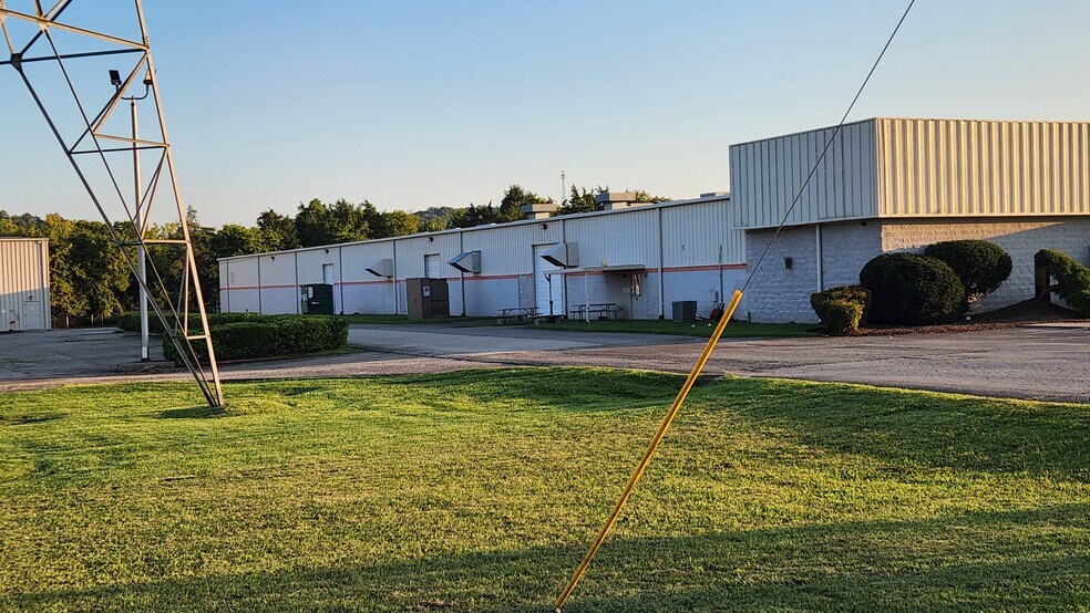 More Photos Of 2661 Byington Solway Rd, Knoxville Warehouse For Lease
