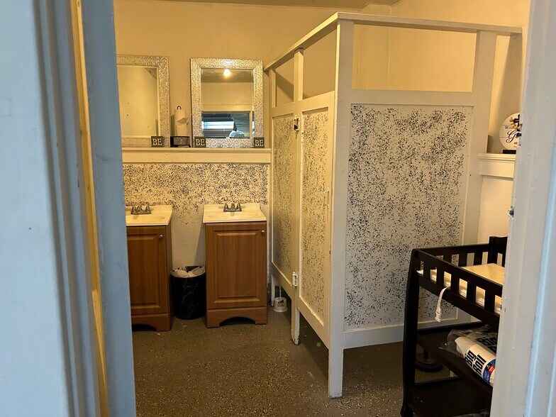 More Photos Of 633 Fairfield Ave, Bridgeport Office For Lease