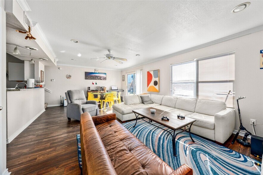 More Photos Of 2537 S 3rd St, Waco Apartments For Sale
