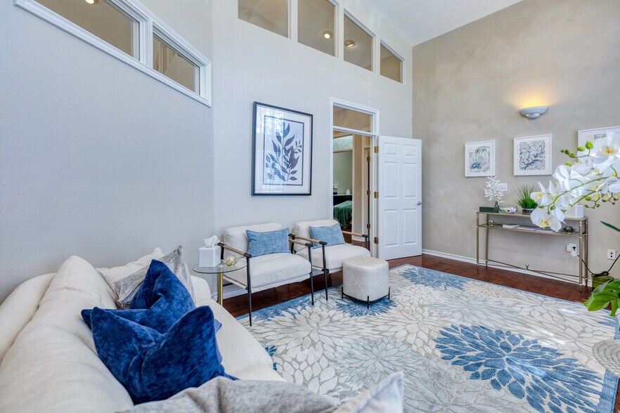 More Photos Of 12335 Hymeadow Dr, Austin Office For Sale