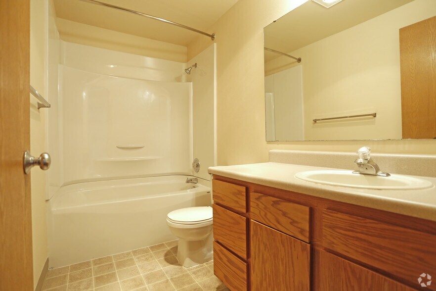 More Photos Of 2231 NE Bridgecreek Ave, Vancouver Apartments For Sale