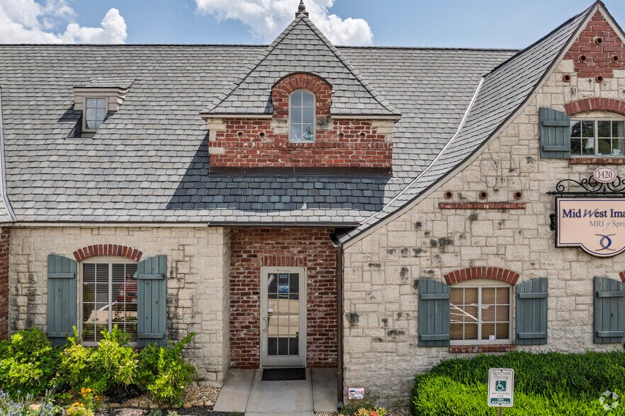 More Photos Of 1420-1426 E Bradford Pky, Springfield Medical For Lease