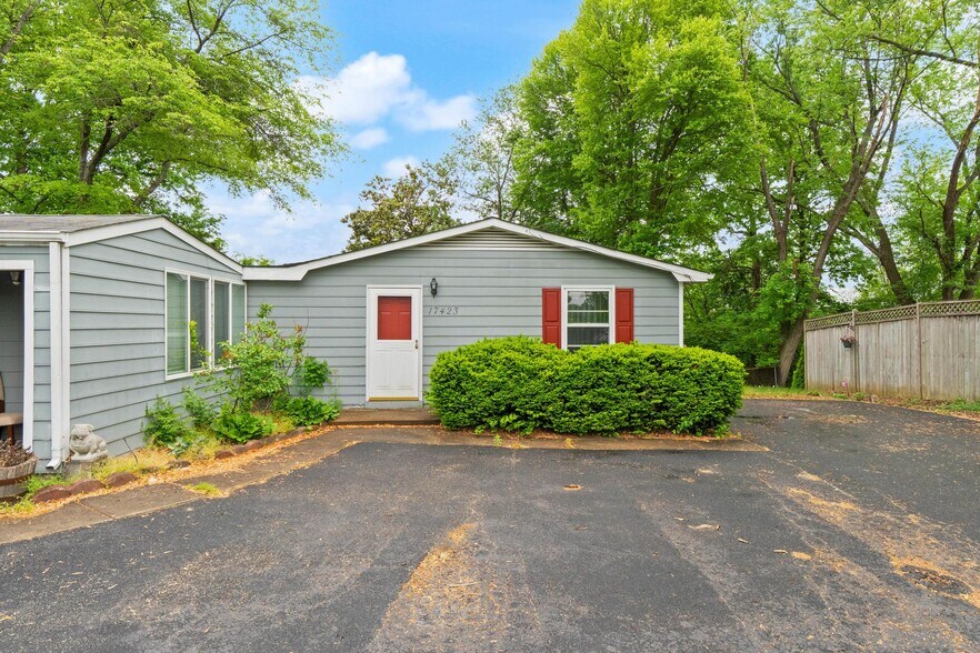 More Photos Of 17423 Wilson St, Dumfries Multifamily For Sale