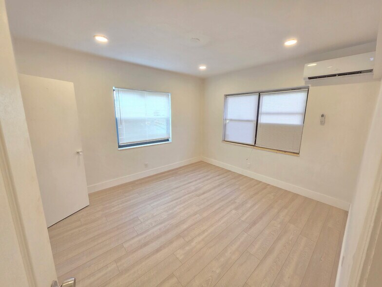 More Photos Of 560 NE 15th Ave, Fort Lauderdale Apartments For Sale