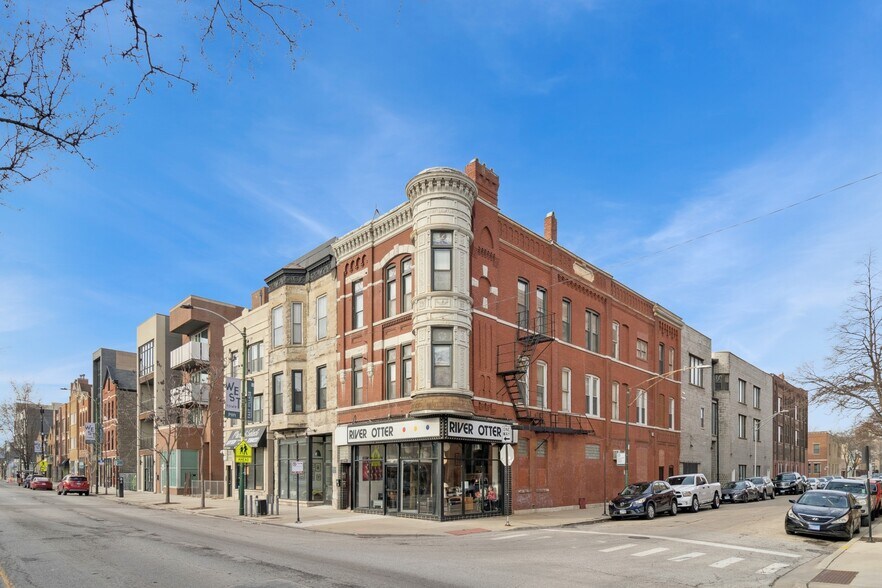More Photos Of 918 N Ashland Ave, Chicago General Retail For Lease
