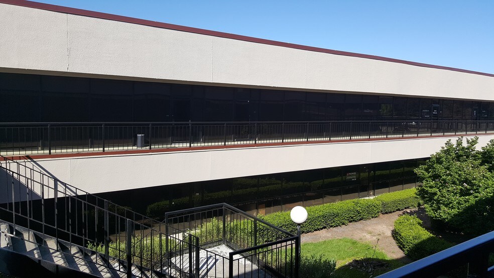 More Photos Of 7094 Peachtree Industrial Blvd, Peachtree Corners Office For Sale