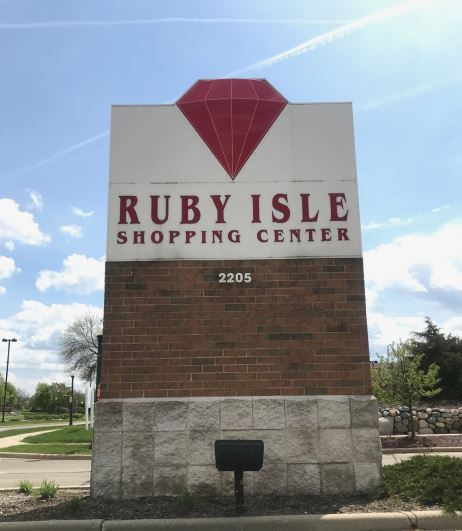 More Photos Of 2205 N Calhoun Rd, Brookfield Unknown For Lease