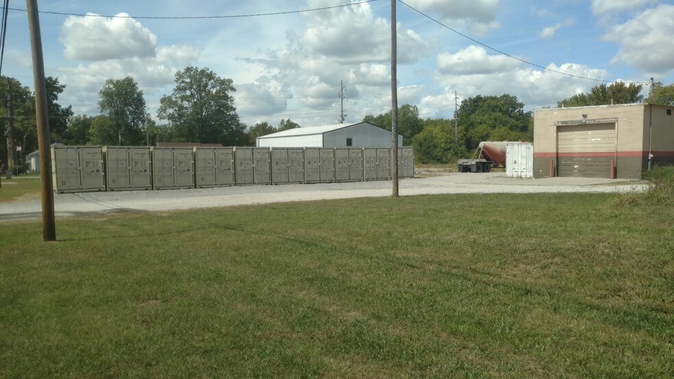 Primary Photo Of 600 S Camp Ave, Olney Warehouse For Sale