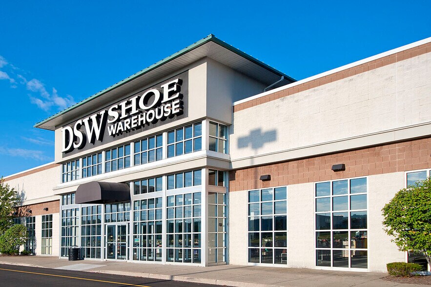 More Photos Of 654 Millcreek Mall, Erie Unknown For Lease