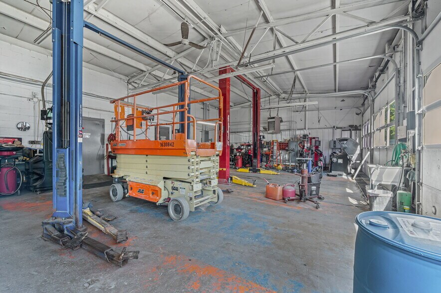 More Photos Of 400 E Pike St, Attica Auto Dealership For Sale