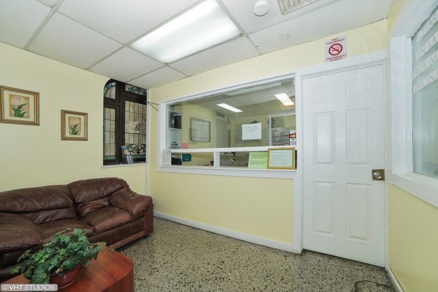 More Photos Of 2611 S Lawndale Ave, Chicago Medical For Sale