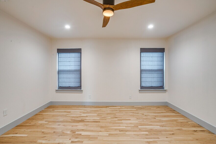 More Photos Of 2165 Ranger Hwy, Weatherford Office For Lease