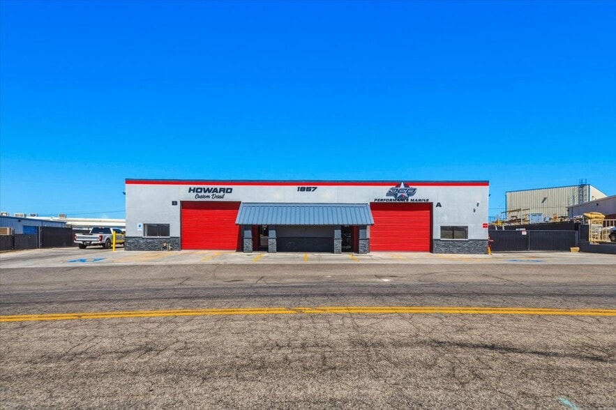 More Photos Of 1857 Commander Dr, Lake Havasu City Warehouse For Lease