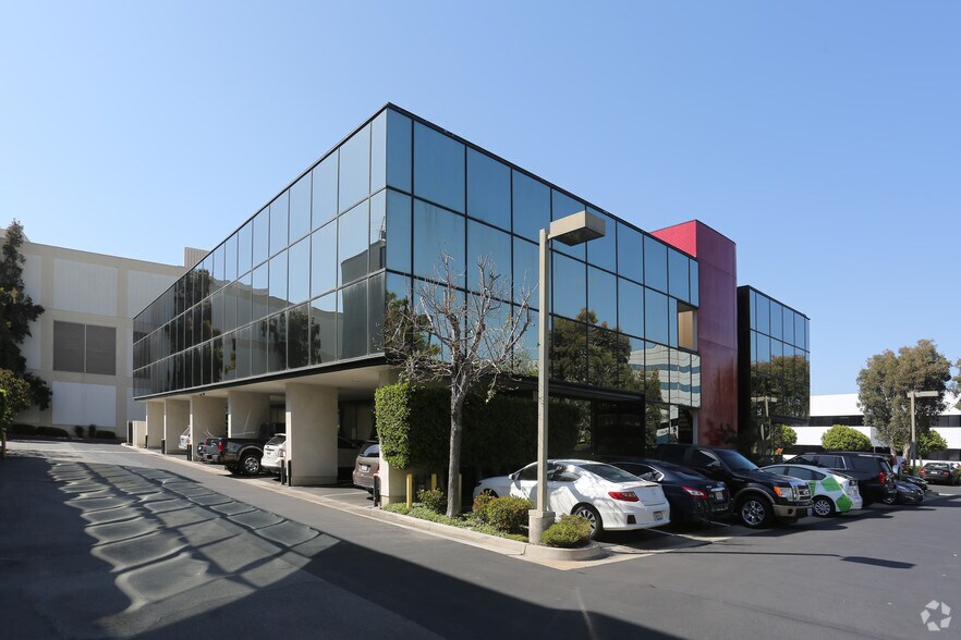 More Photos Of 2400 Main St, Irvine Office For Lease