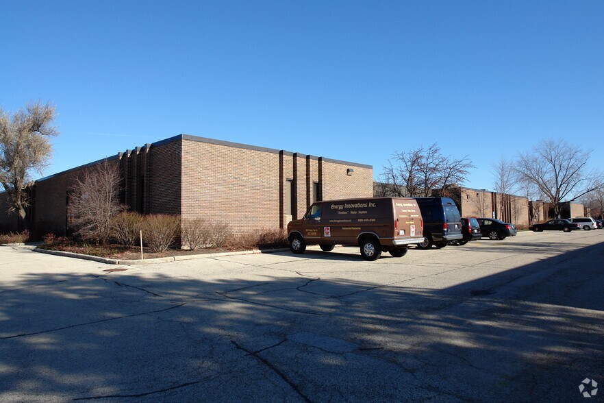 More Photos Of 245 W Roosevelt Rd, West Chicago Warehouse For Lease