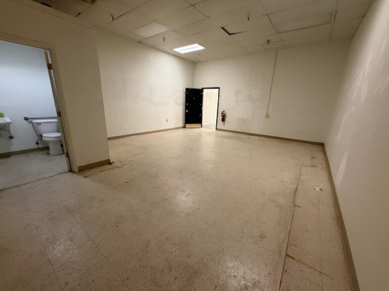 More Photos Of 177-297 Paragon Pky, Waynesville Freestanding For Lease