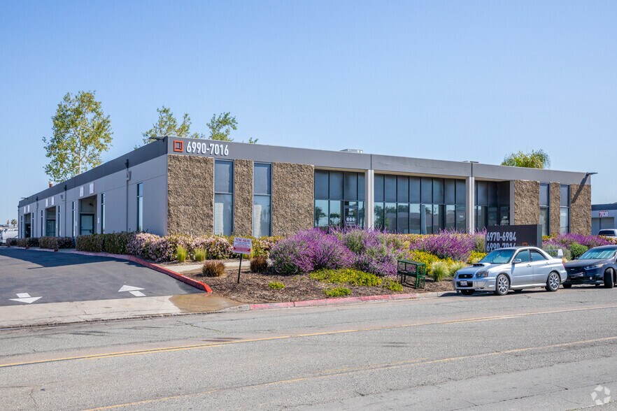 More Photos Of 6970-6984 Convoy Ct, San Diego Unknown For Lease