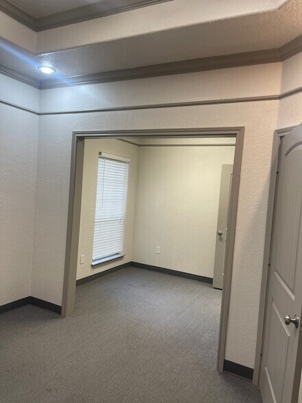 More Photos Of 1700 FM 517 Rd E, Dickinson Loft Creative Space For Lease