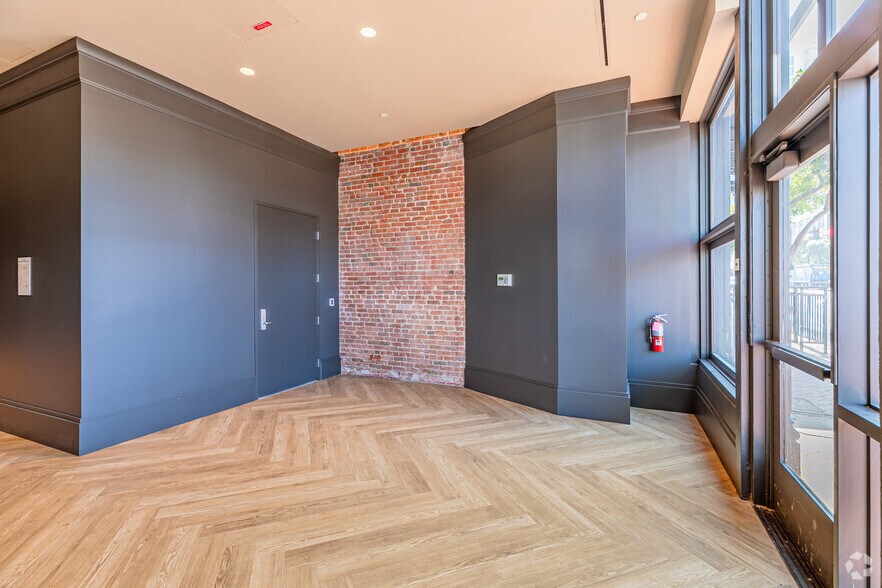 More Photos Of 422 Market St, San Diego Office For Lease