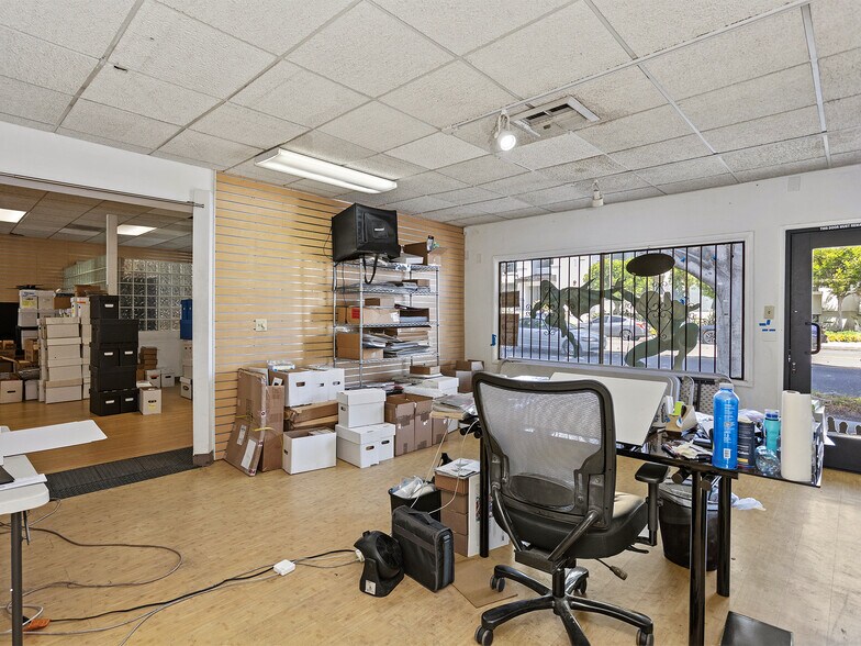 More Photos Of 4708-4710 W Magnolia Blvd., Burbank General Retail For Sale