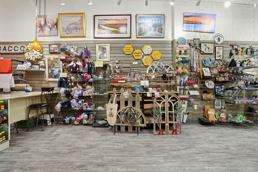 More Photos Of 409 S Main St, Rochester Storefront For Sale