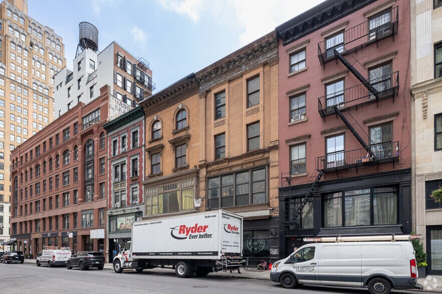 More Photos Of 6-8 W 28th St, New York Loft Creative Space For Lease