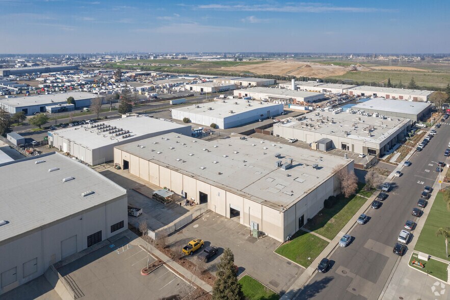 More Photos Of 5800 Alder Ave, Sacramento Warehouse For Lease