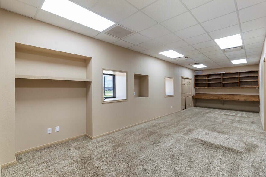 More Photos Of 3838 Endeavor Loop, Bryan Industrial For Lease