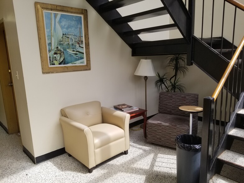 More Photos Of 121 Greenwich Rd, Charlotte Office For Lease