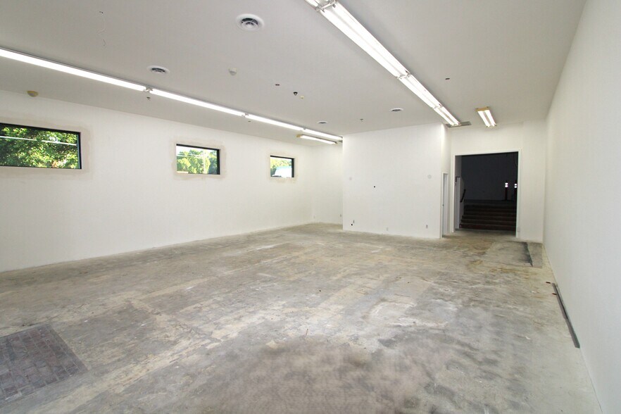 More Photos Of 1837 W Glenoaks Blvd, Glendale Storefront Retail Office For Lease