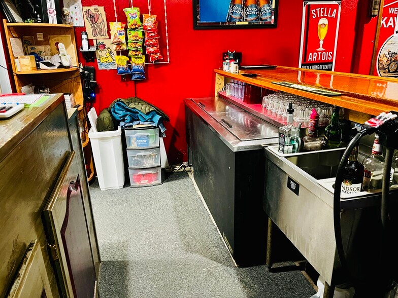 More Photos Of 300 Lincoln Ave, Volin Specialty For Sale