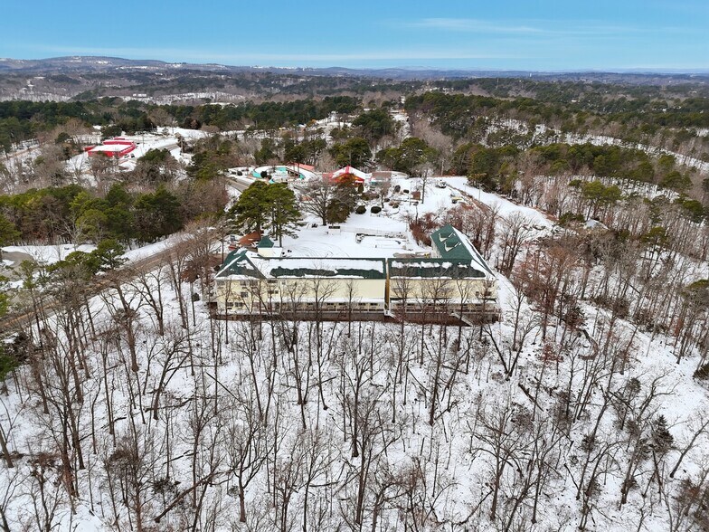 More Photos Of 3169 E Van Buren, Eureka Springs Hotel For Sale
