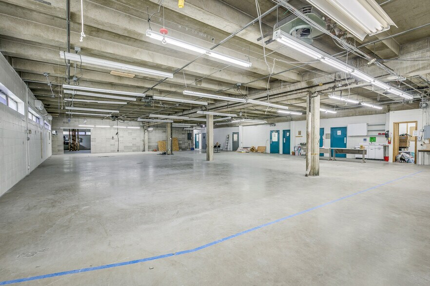 More Photos Of 678 7th St W, Saint Paul Warehouse For Lease