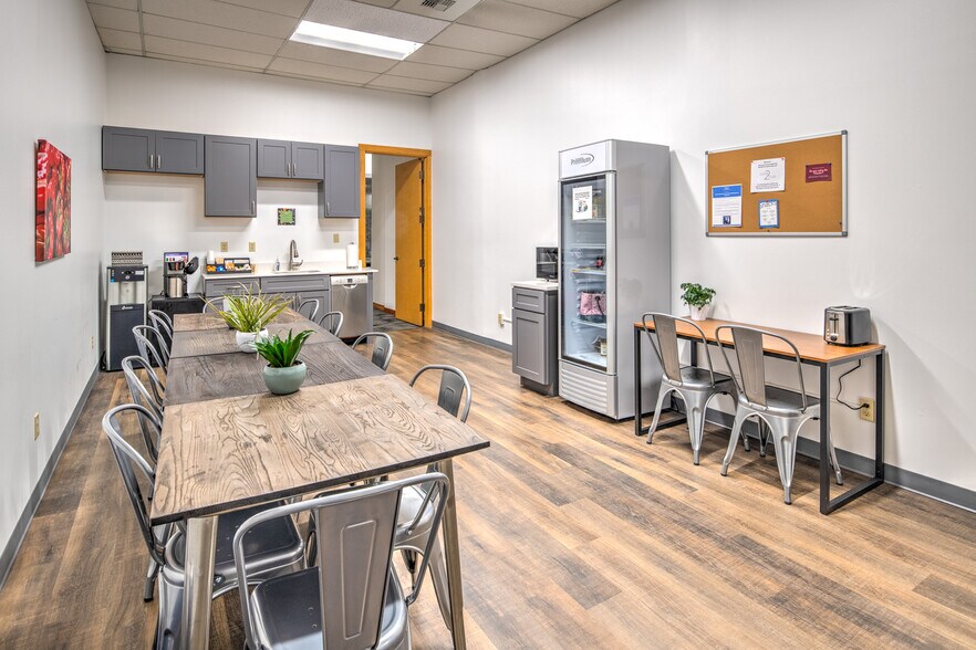 More Photos Of 2265 116th Ave NE, Bellevue Office For Lease