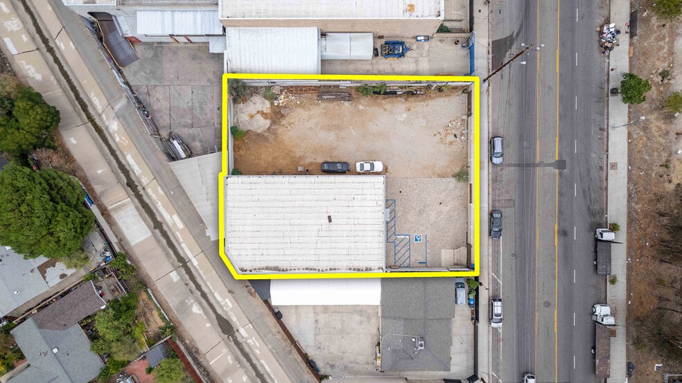 More Photos Of 12581 Branford St, Pacoima Manufacturing For Lease