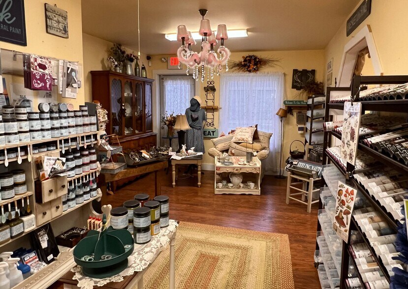 More Photos Of 23 Roosevelt Trl, Casco Freestanding For Sale