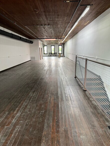 More Photos Of 712 S Austin Ave, Georgetown Storefront Retail Office For Sale