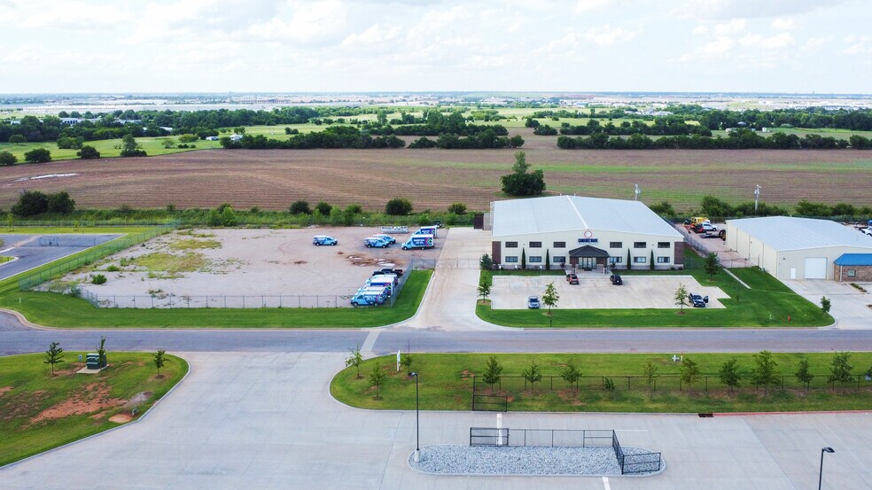 More Photos Of 7313 SW 67th St, Oklahoma City Warehouse For Lease
