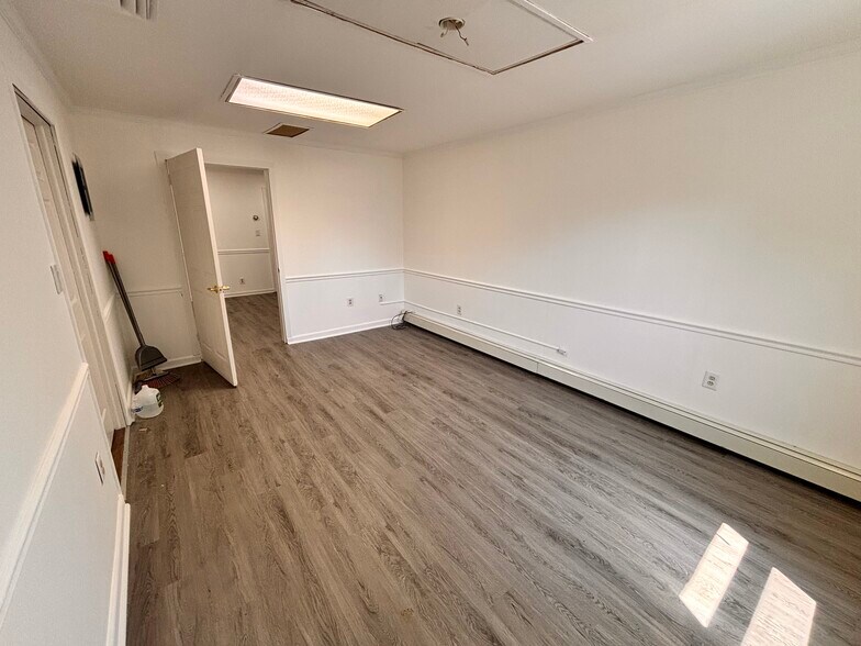 More Photos Of 742 Bergen Blvd, Ridgefield Loft Creative Space For Lease