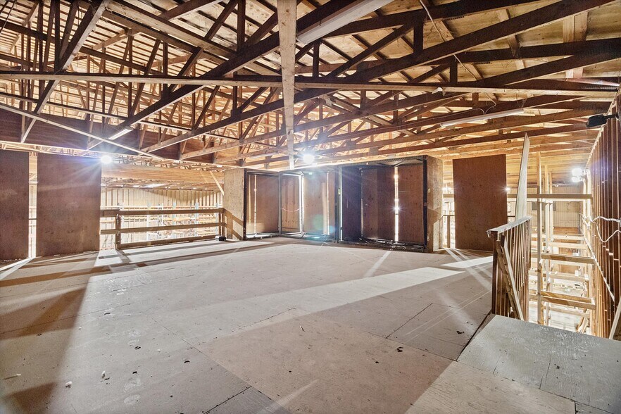 More Photos Of 6305 SW Highway 101, Lincoln City Warehouse For Sale